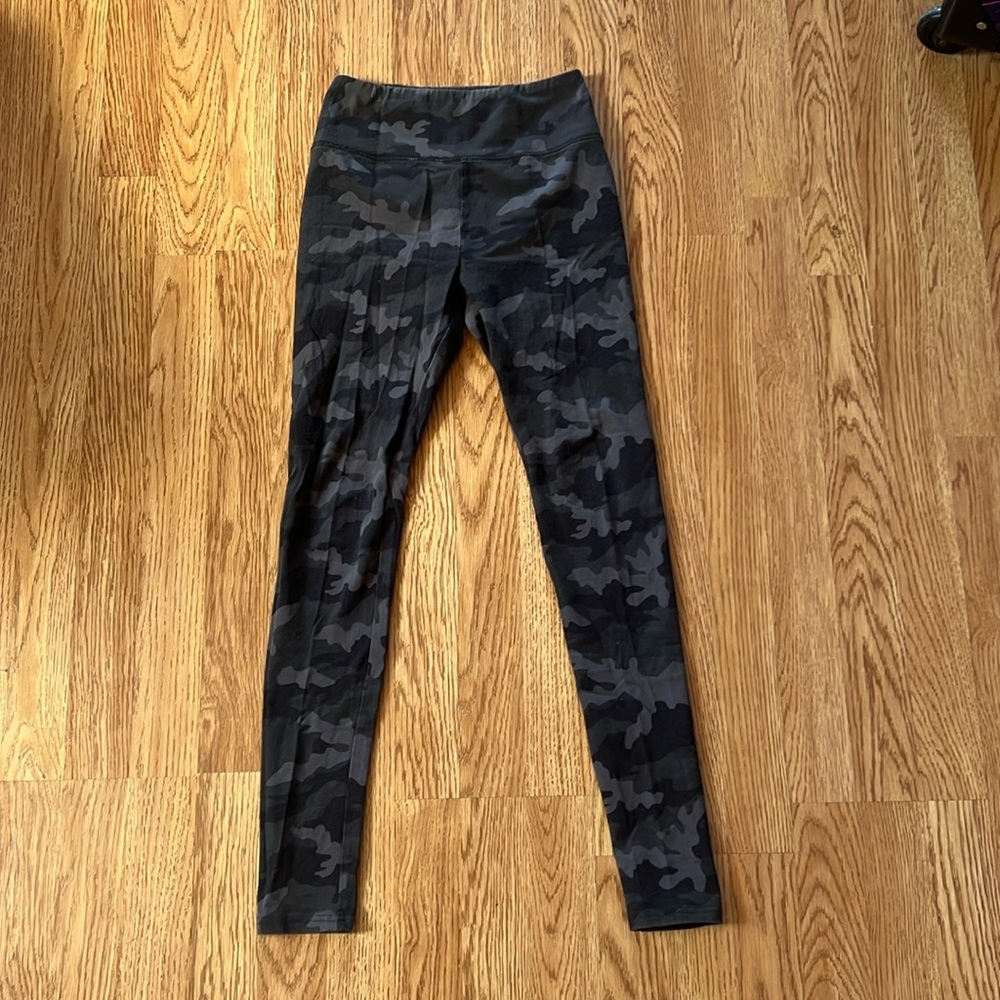 Wild Fable Camo leggings
